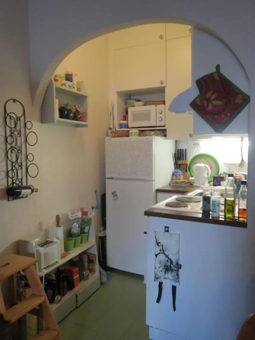 Cosy With Great Location Apartment *